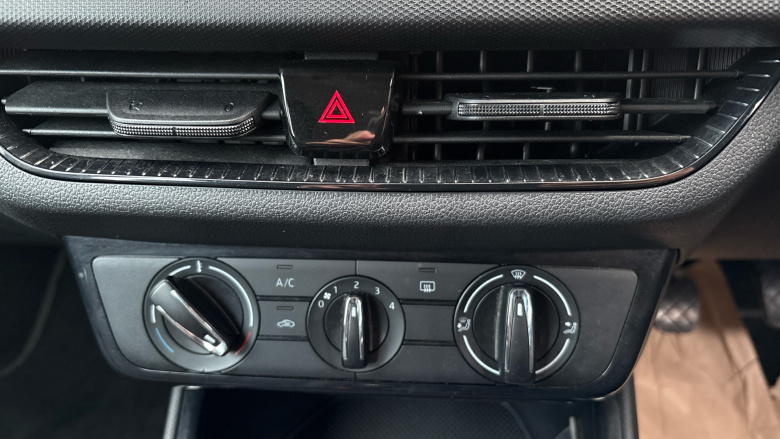 Skoda Fabia 1.0 MPI 80 SE Comfort 5dr Petrol Hatchback